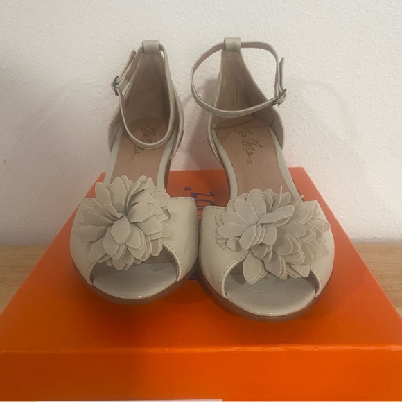Miz Mooz Gardenia Floral Heels Ice Peep Toe 7.5 tan - Picture 2 of 7